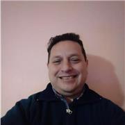 PROFESOR DE INFORMATICA IMPARTE CLASES A NIÑOS DE LA PRIMARIA